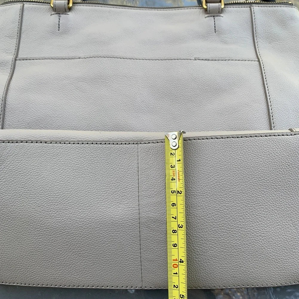 Fossil women tara
